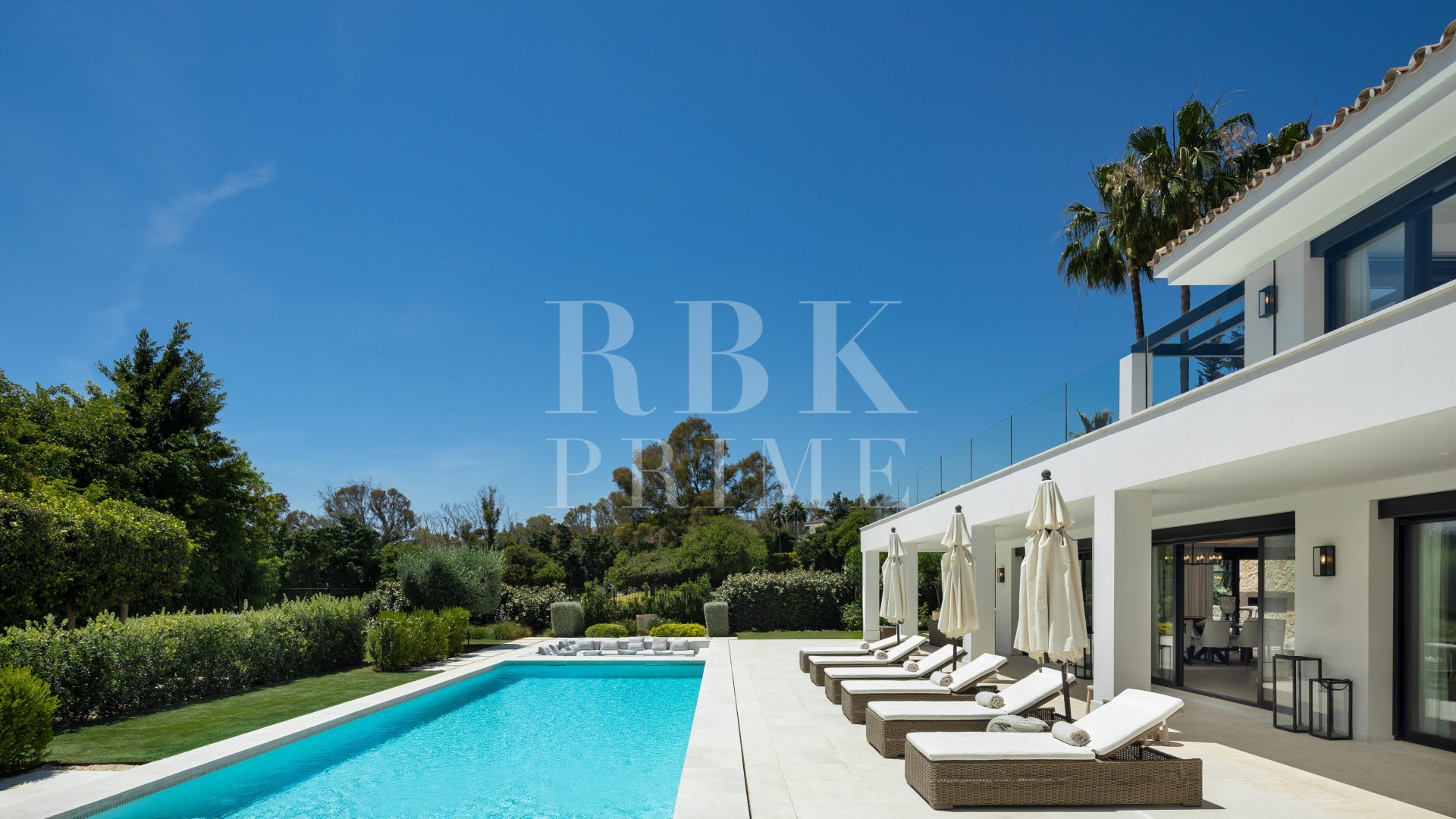 Resale - Villa -
Malaga - Nueva Andalucía