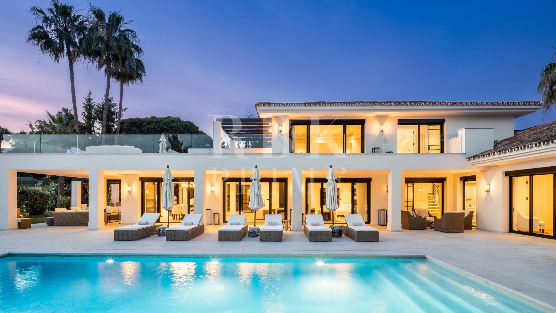 Resale - Villa -
Malaga - Nueva Andalucía