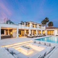 Resale - Villa -
Malaga - Nueva Andalucía