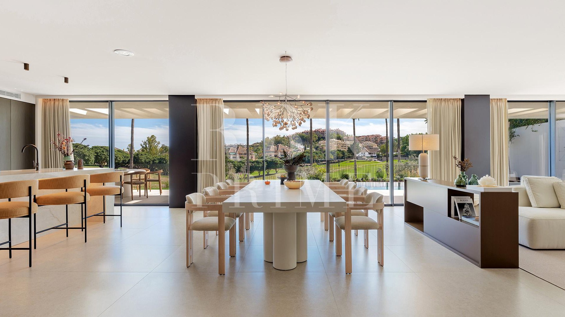 Resale - Villa -
Malaga - Nueva Andalucía
