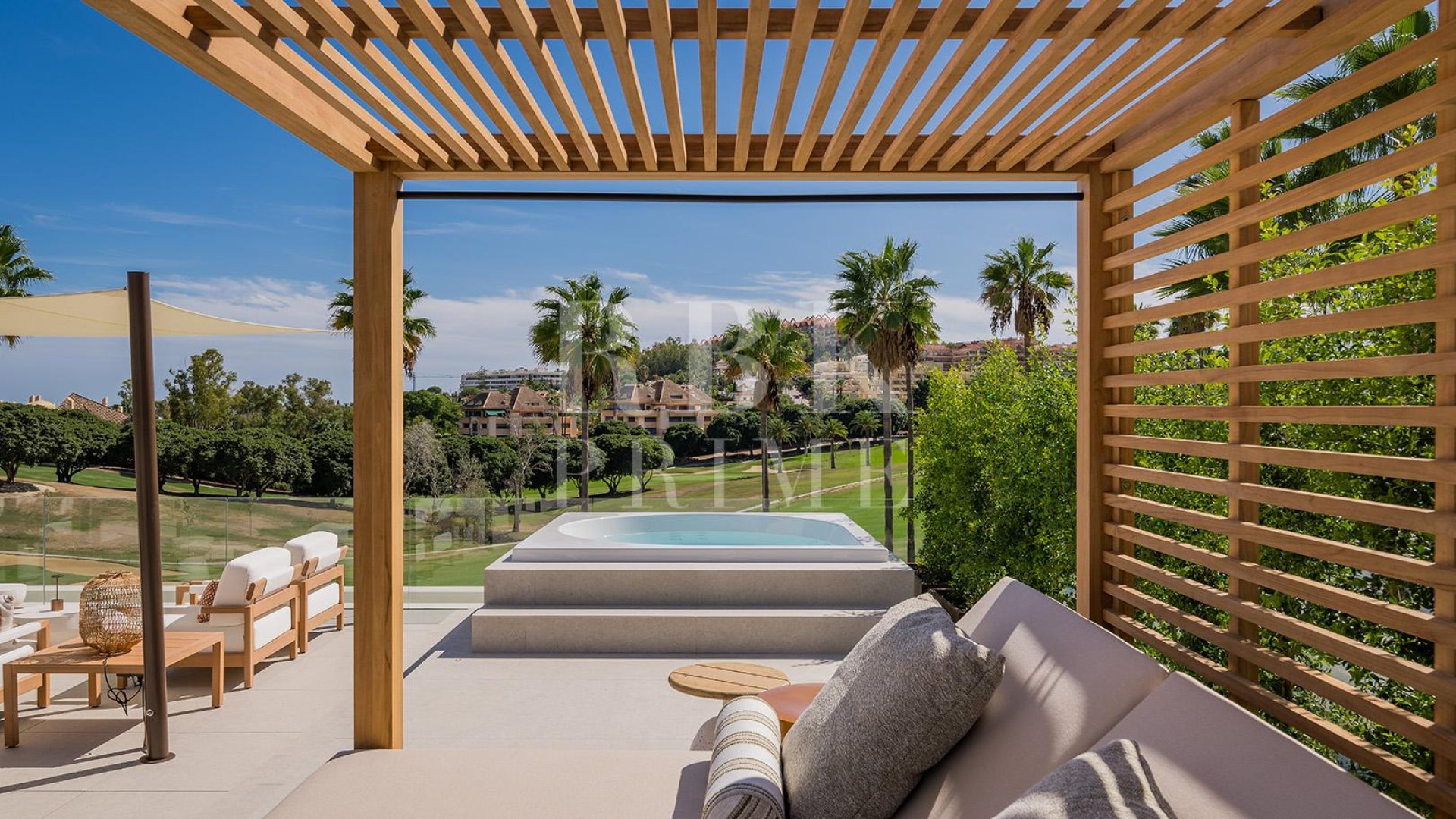 Resale - Villa -
Malaga - Nueva Andalucía