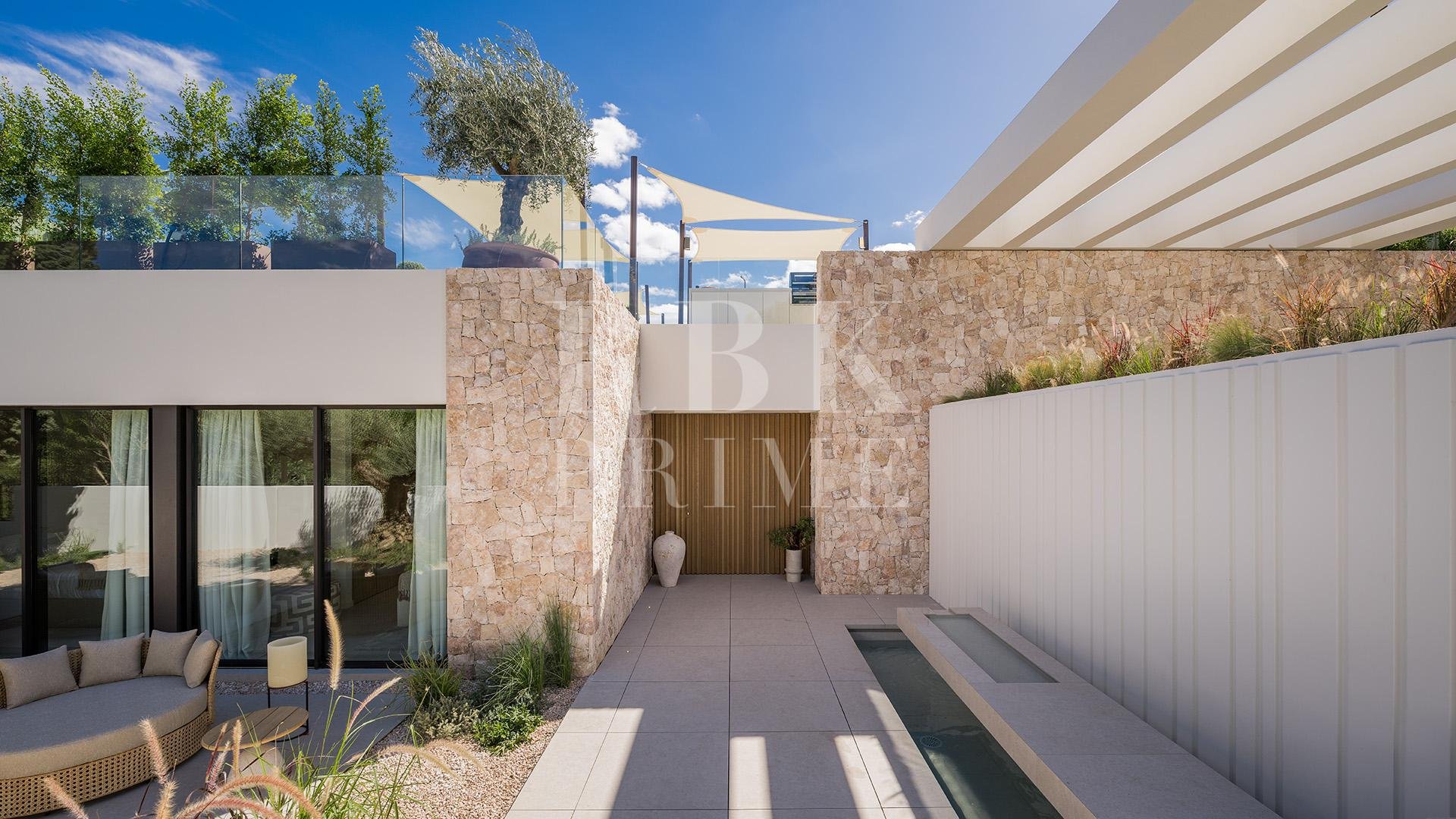 Resale - Villa -
Malaga - Nueva Andalucía