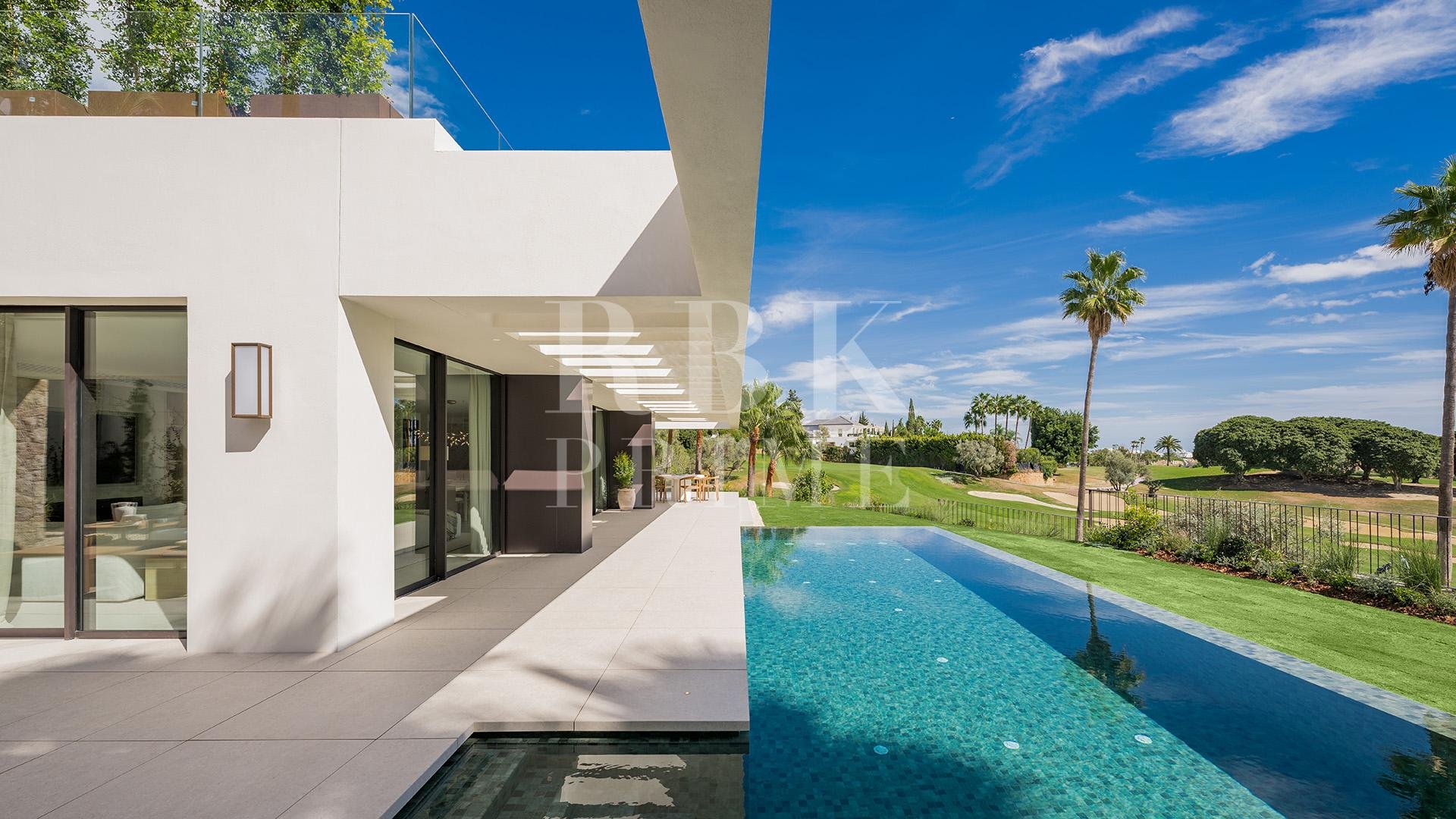 Resale - Villa -
Malaga - Nueva Andalucía