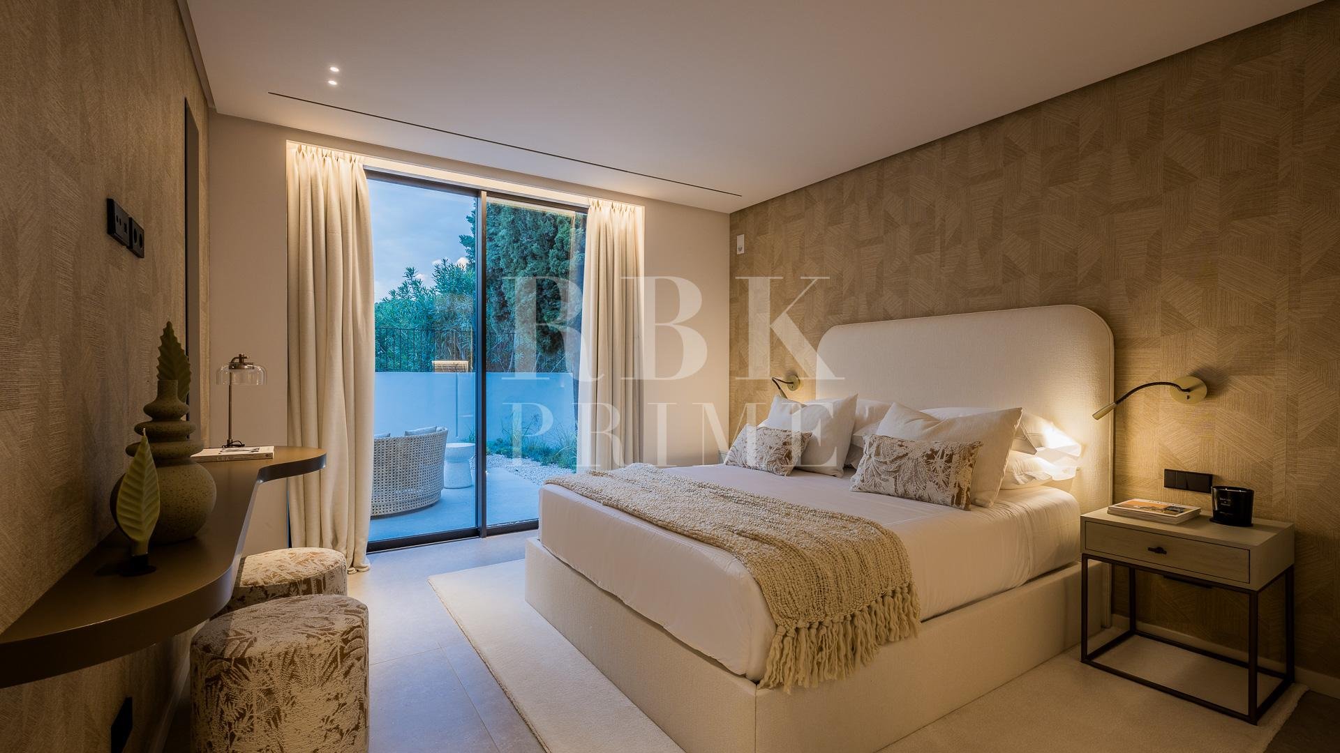 Resale - Villa -
Malaga - Nueva Andalucía