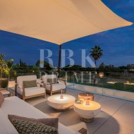 Resale - Villa -
Malaga - Nueva Andalucía