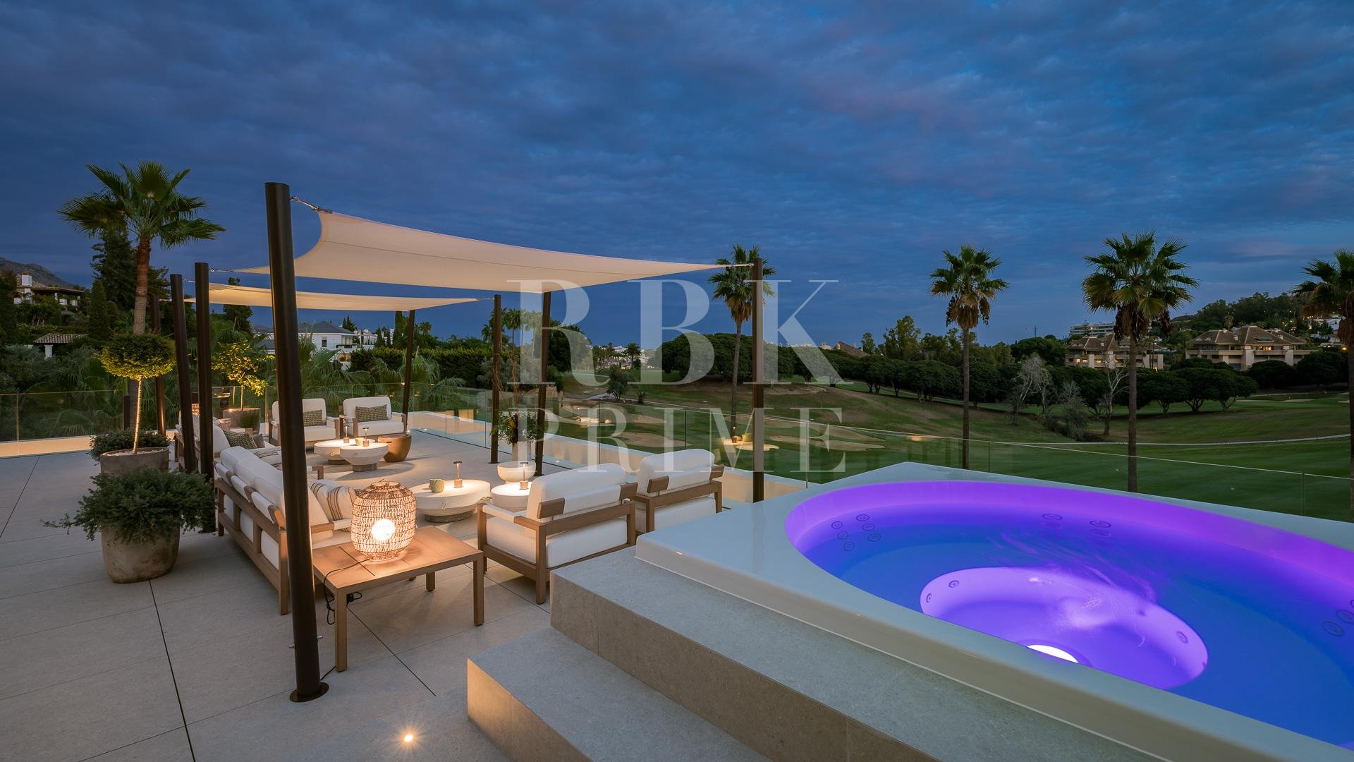 Resale - Villa -
Malaga - Nueva Andalucía