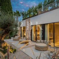 Resale - Villa -
Malaga - Nueva Andalucía