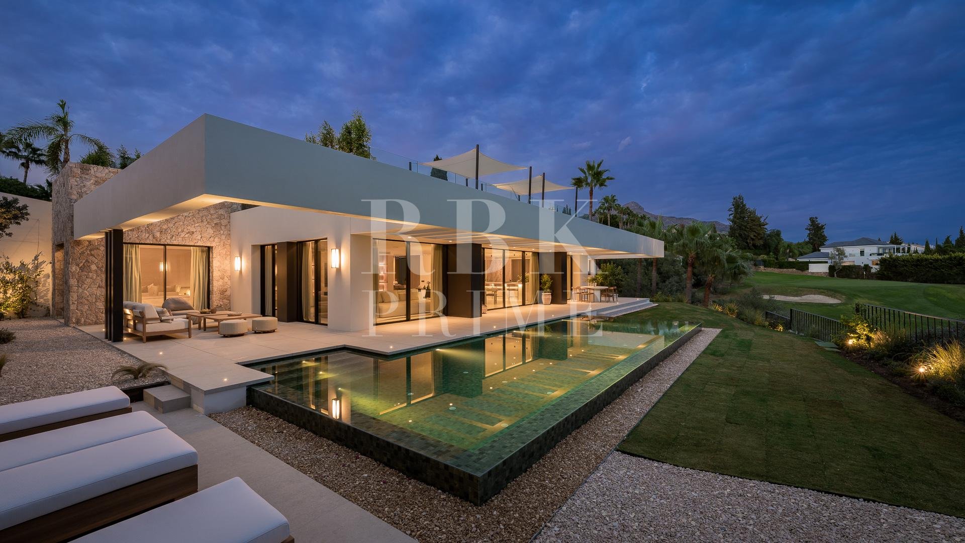 Resale - Villa -
Malaga - Nueva Andalucía