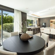 Resale - Villa -
Malaga - Nueva Andalucía