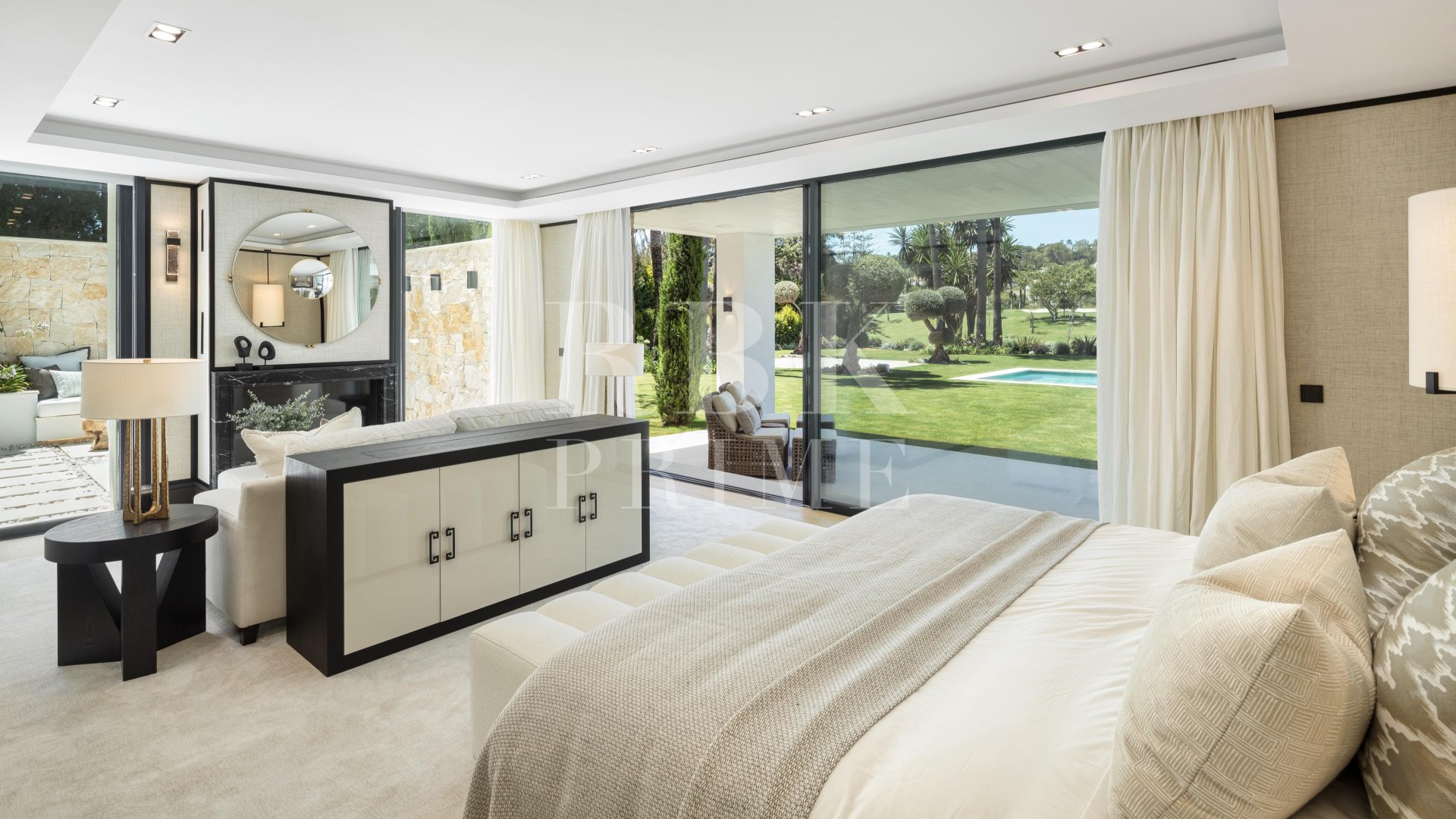 Resale - Villa -
Malaga - Nueva Andalucía