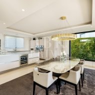 Resale - Villa -
Malaga - Nueva Andalucía