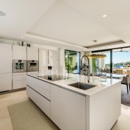 Resale - Villa -
Malaga - Nueva Andalucía