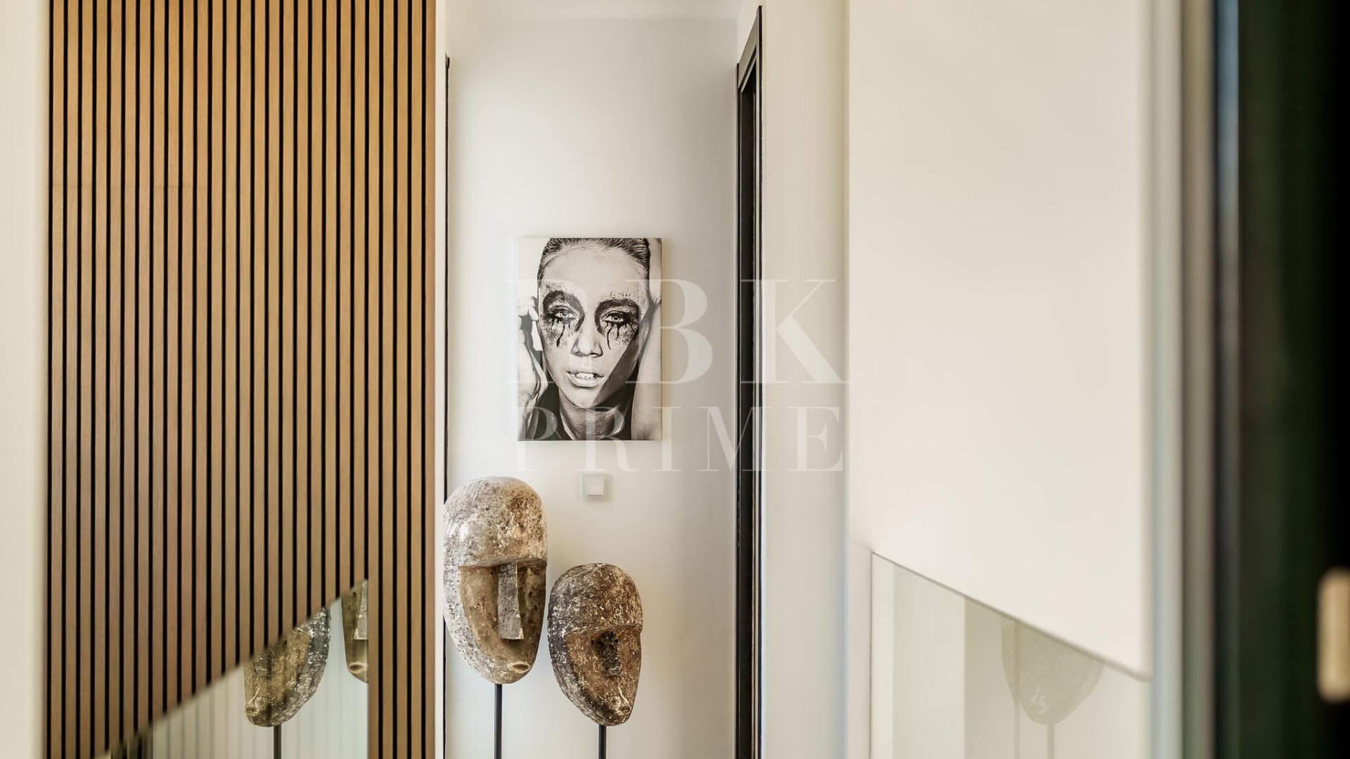 Resale - Villa -
Malaga - Nueva Andalucía