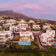 Resale - Villa -
Malaga - Nueva Andalucía
