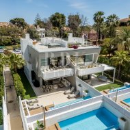 Resale - Villa -
Marbella