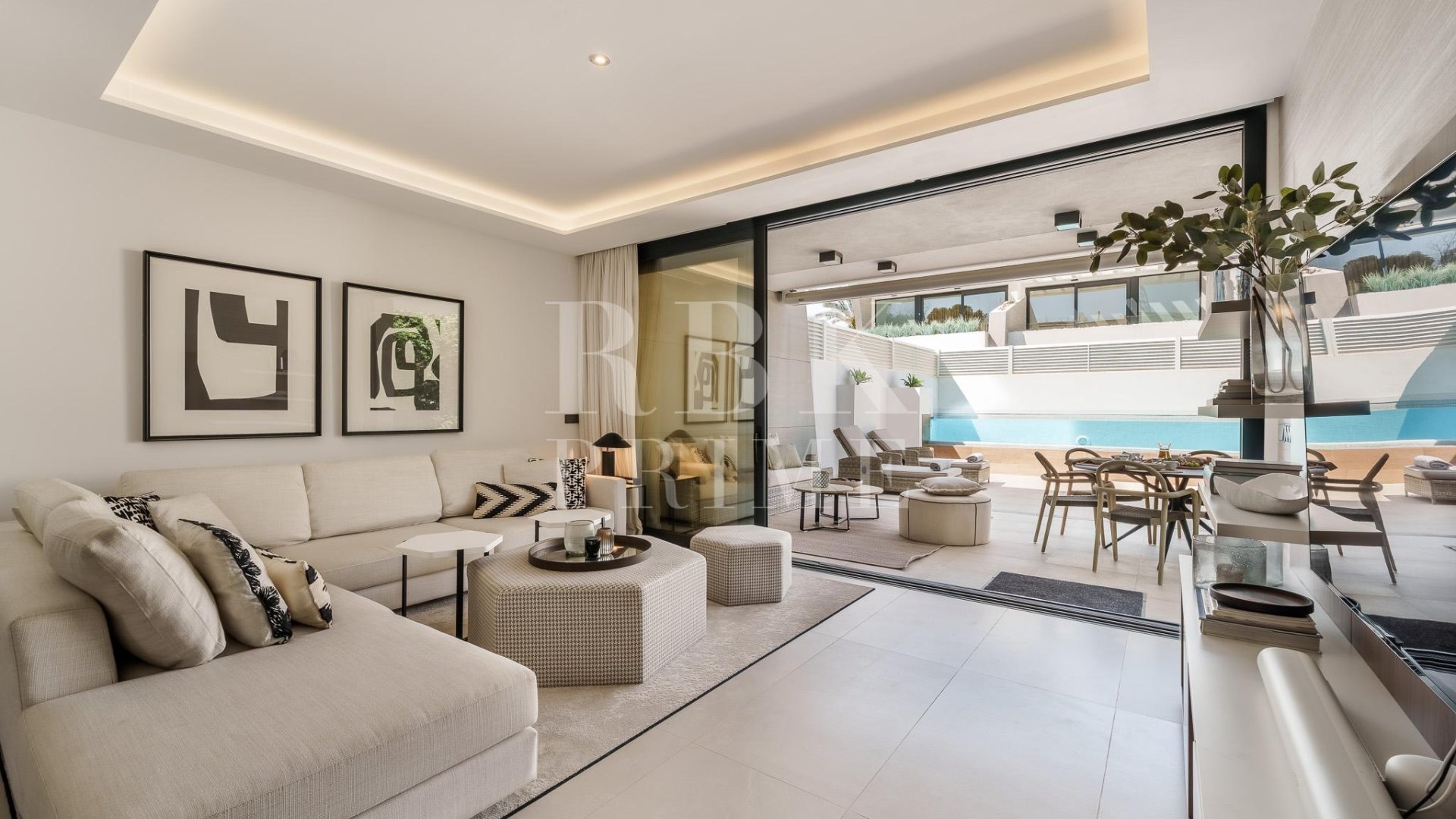 Resale - Villa -
Marbella