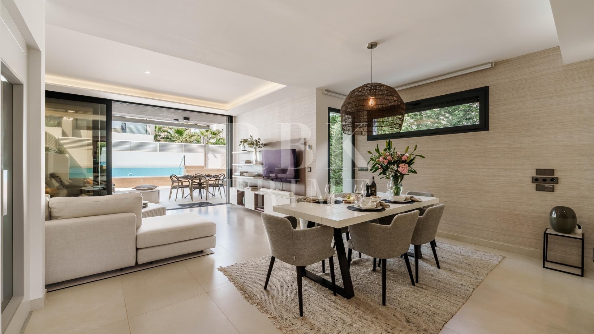 Resale - Villa -
Marbella