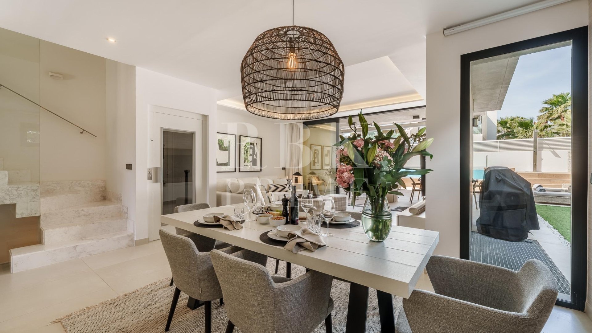 Resale - Villa -
Marbella