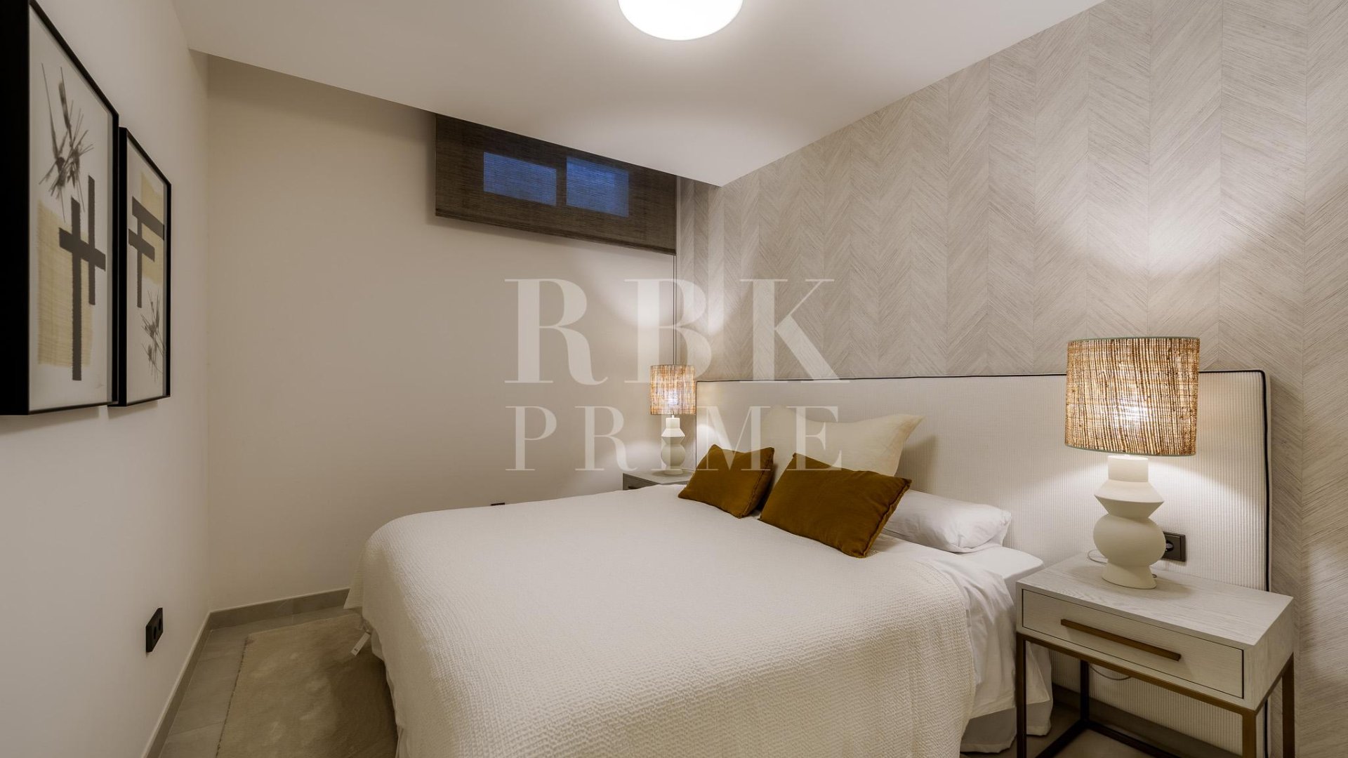 Resale - Villa -
Marbella