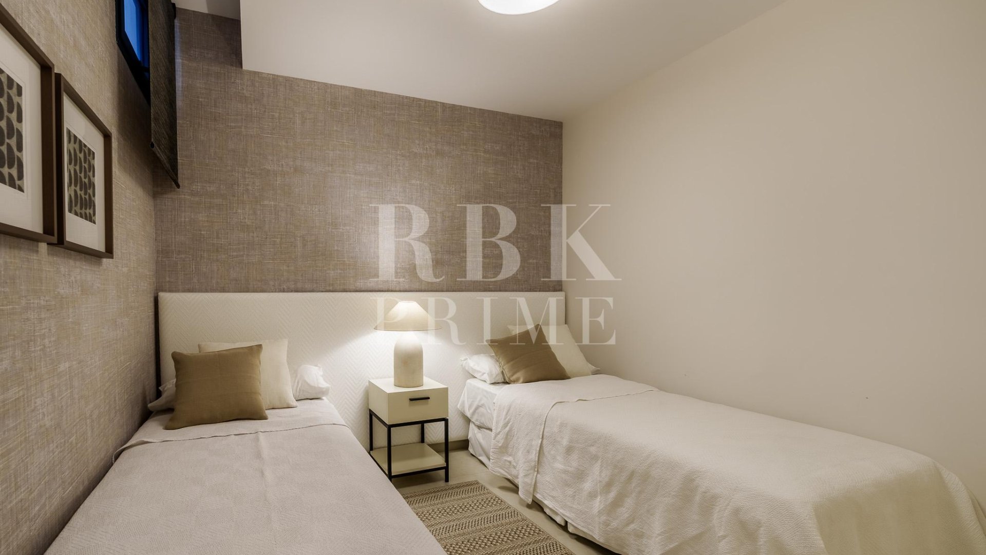 Resale - Villa -
Marbella
