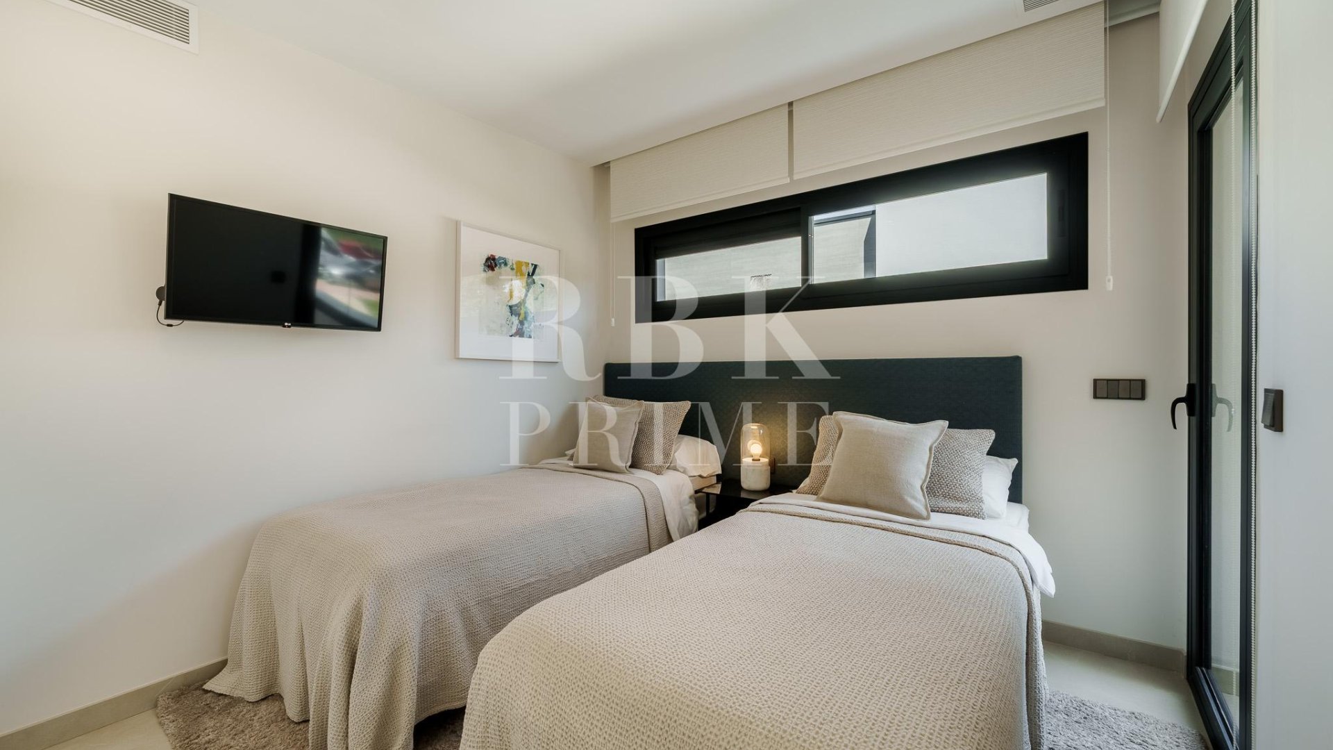 Resale - Villa -
Marbella