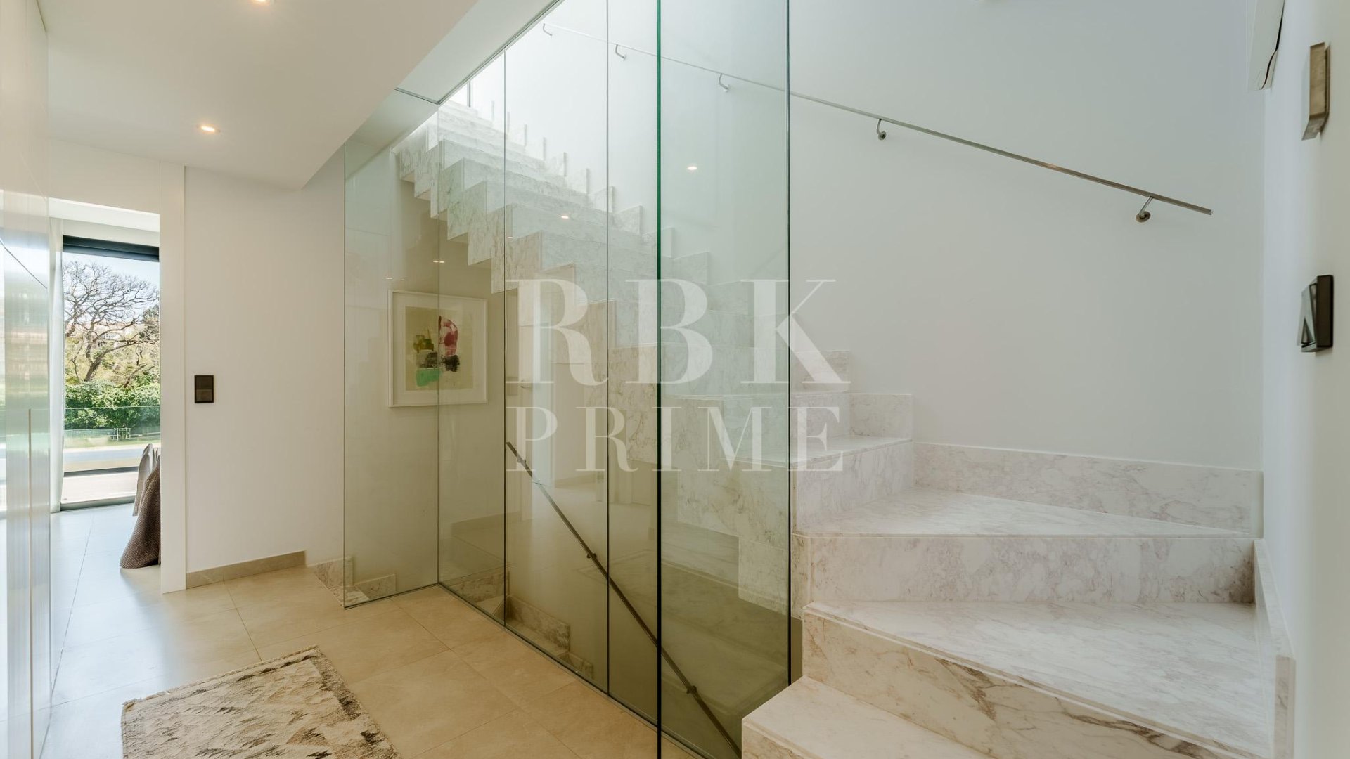 Resale - Villa -
Marbella