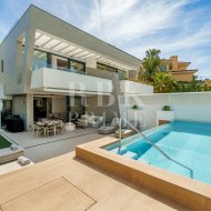 Resale - Villa -
Marbella