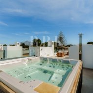 Resale - Villa -
Marbella