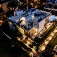 Resale - Villa -
Marbella