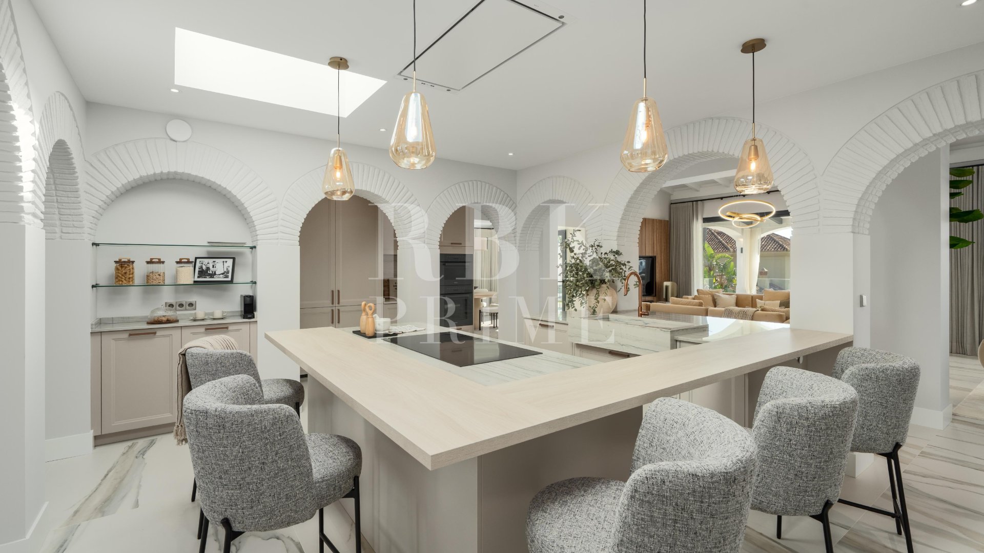 Resale - Villa -
Marbella