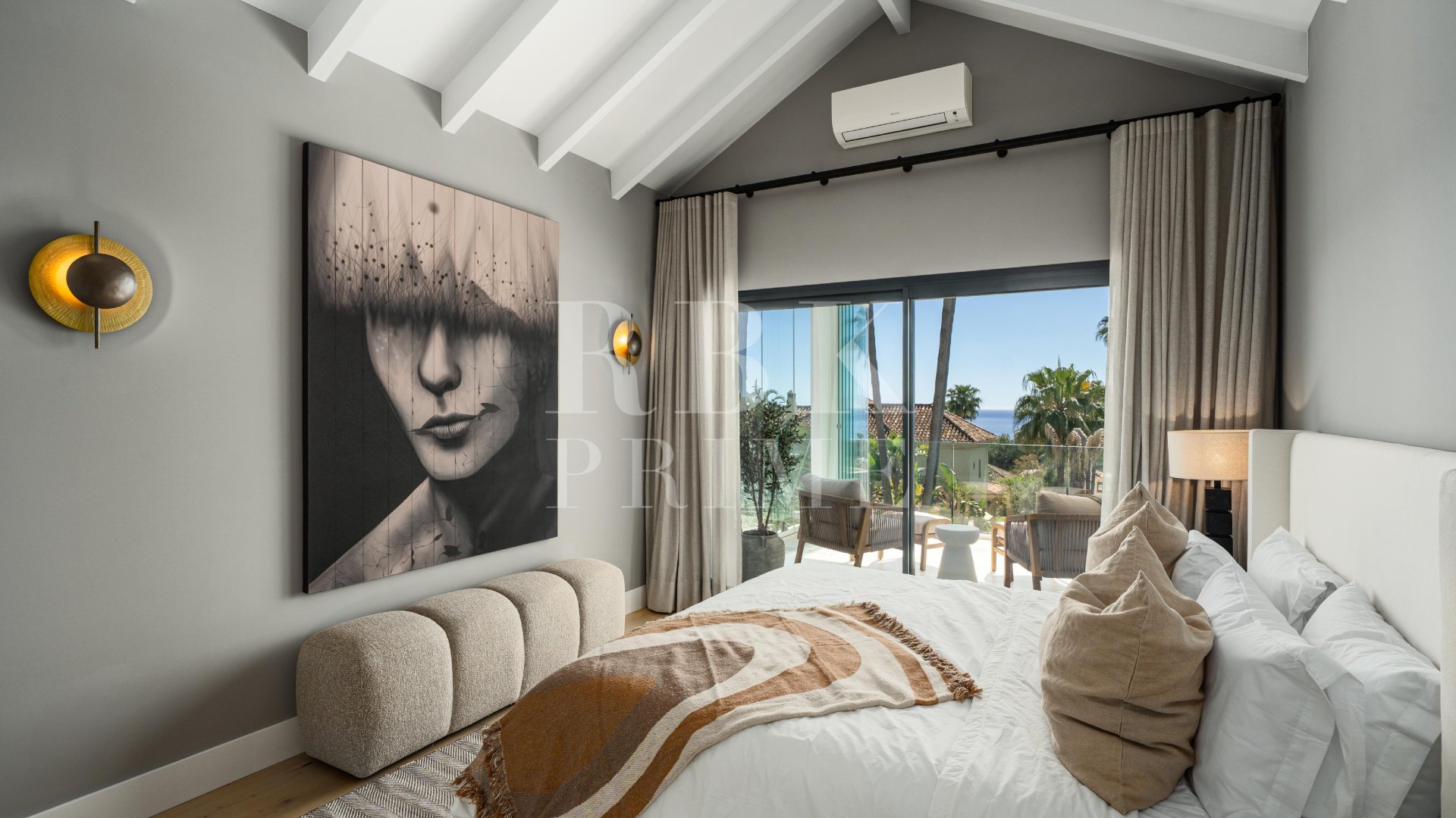 Resale - Villa -
Marbella