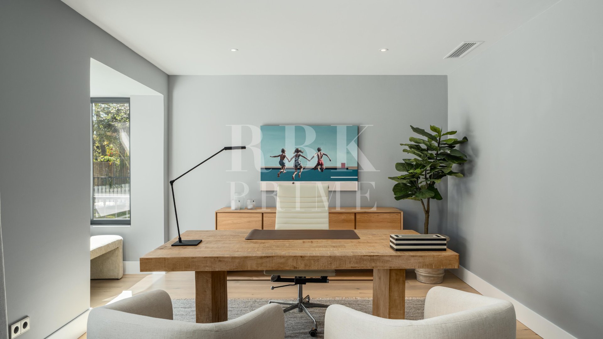 Resale - Villa -
Marbella