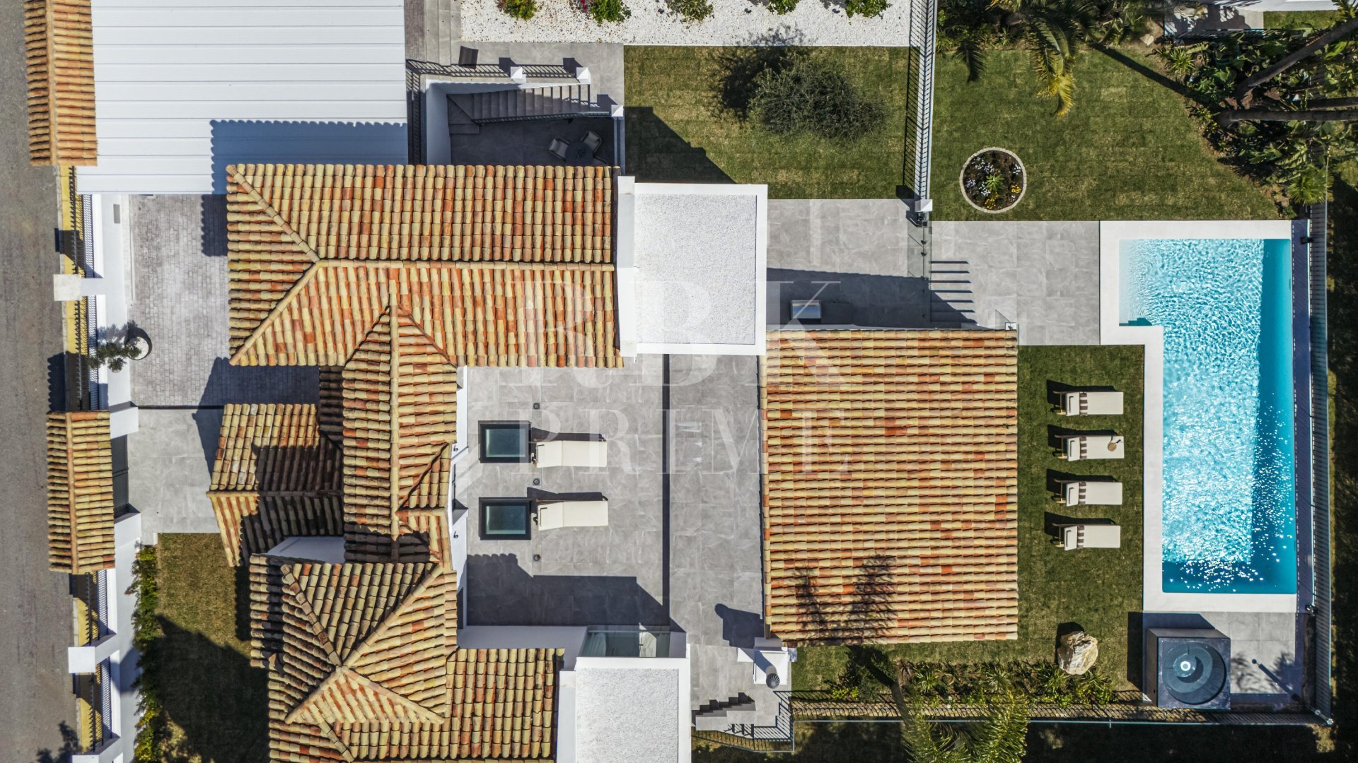Resale - Villa -
Marbella