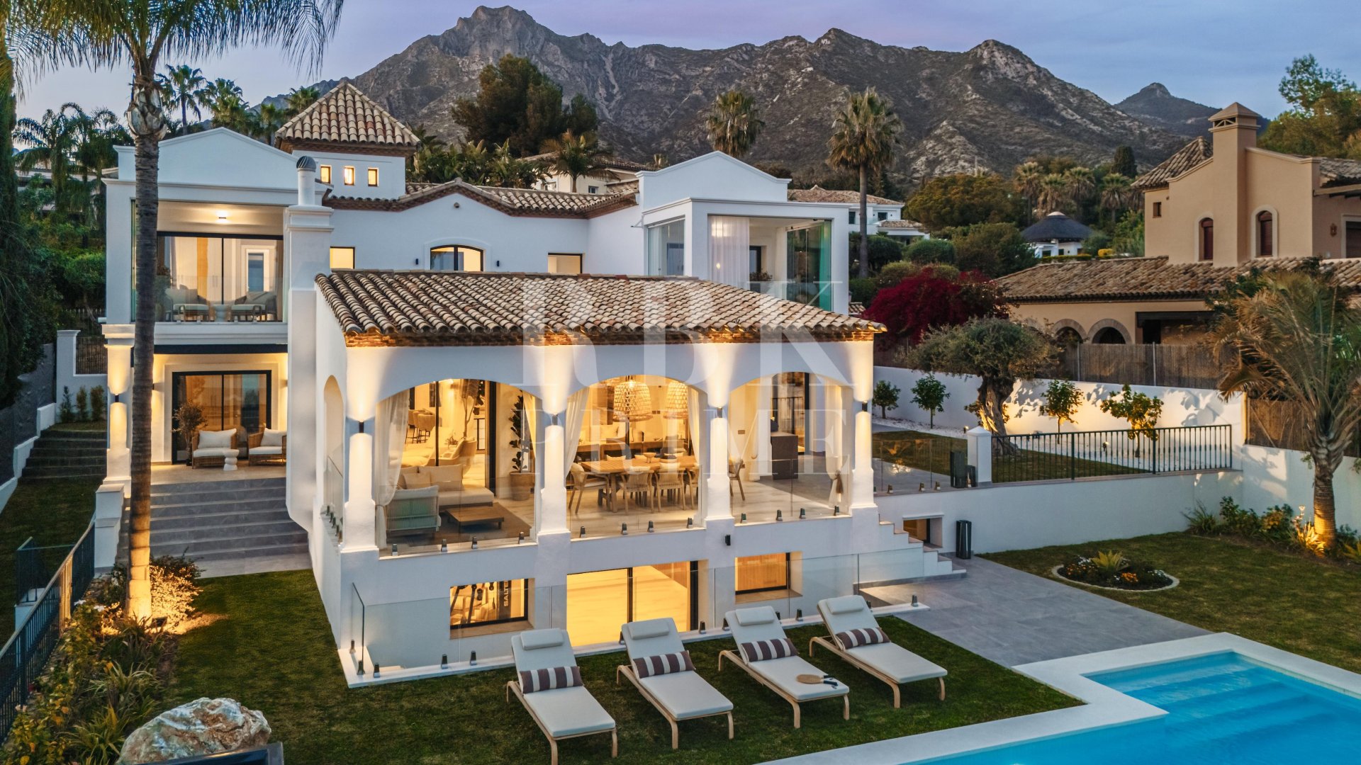 Resale - Villa -
Marbella