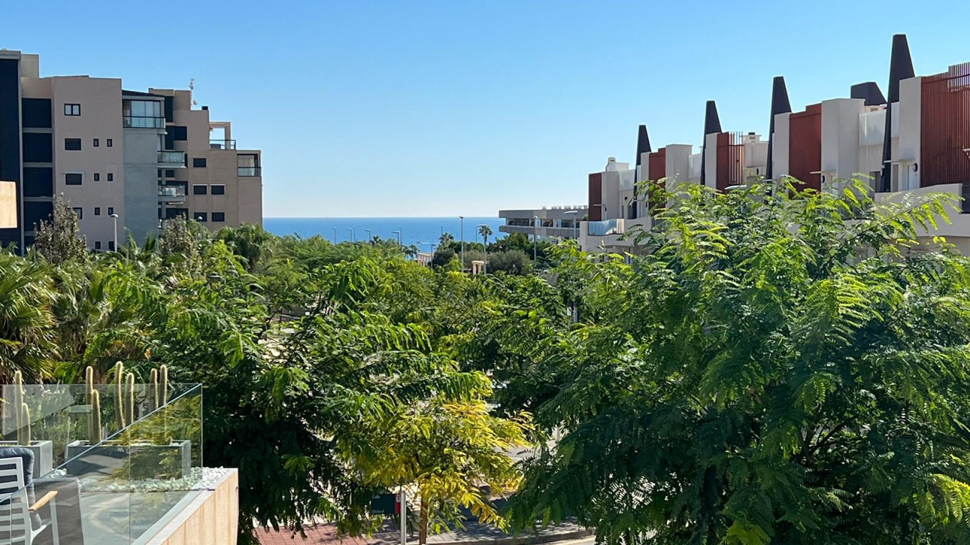 Resale - Villa -
Mil Palmeras - Costa Blanca