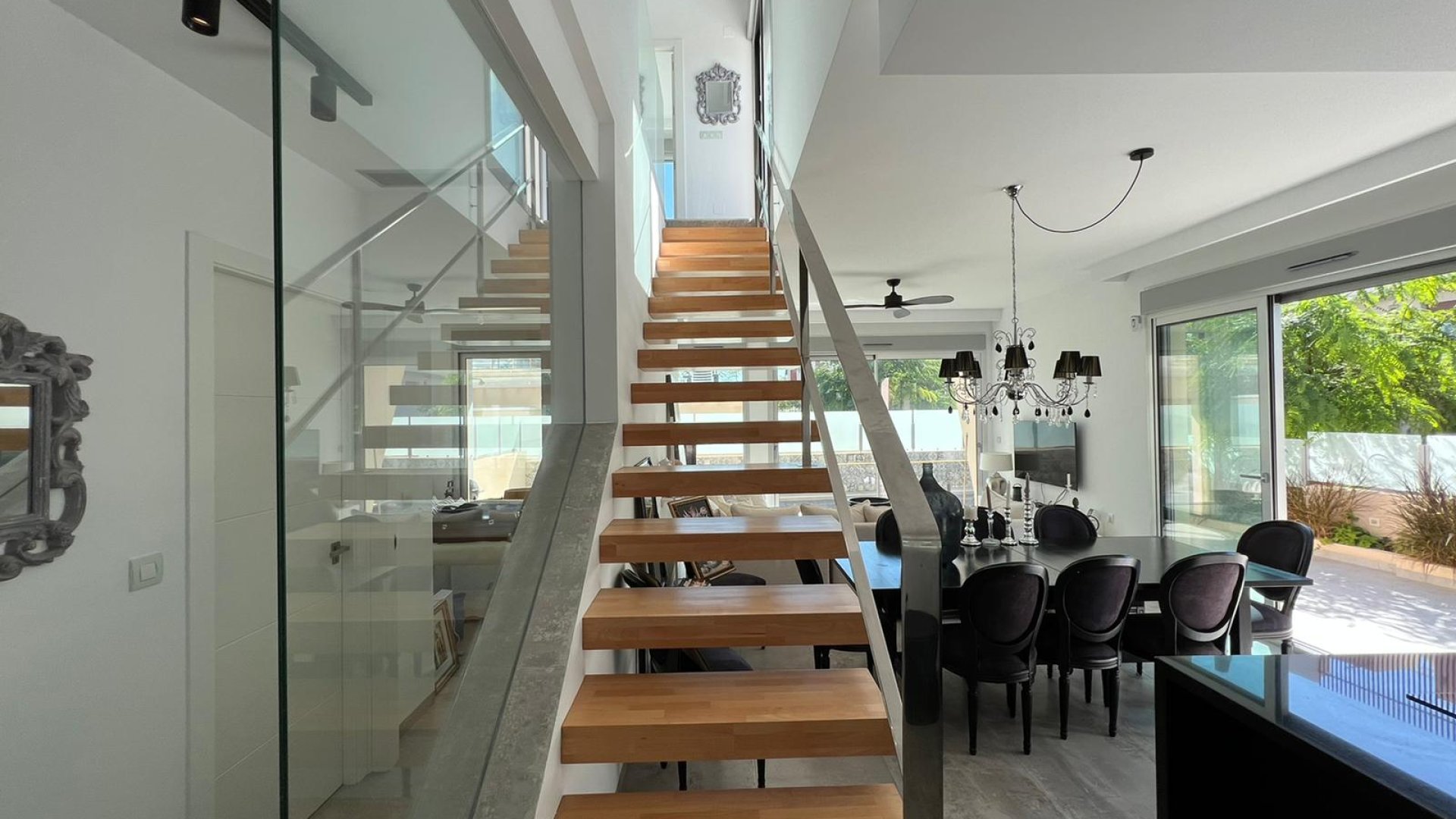 Resale - Villa -
Mil Palmeras - Costa Blanca