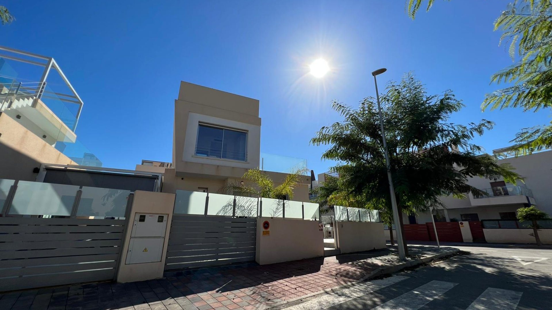 Resale - Villa -
Mil Palmeras - Costa Blanca