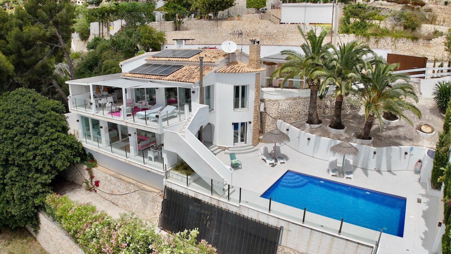Resale - Villa -
Moraira - Benimeit