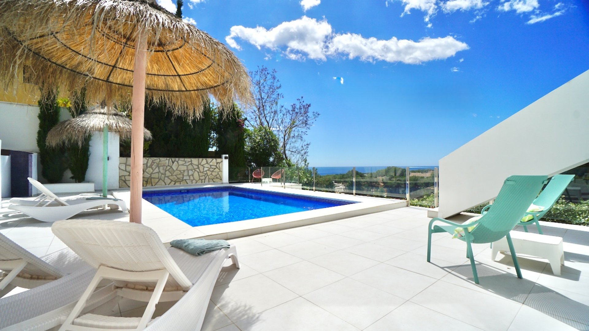 Resale - Villa -
Moraira - Benimeit