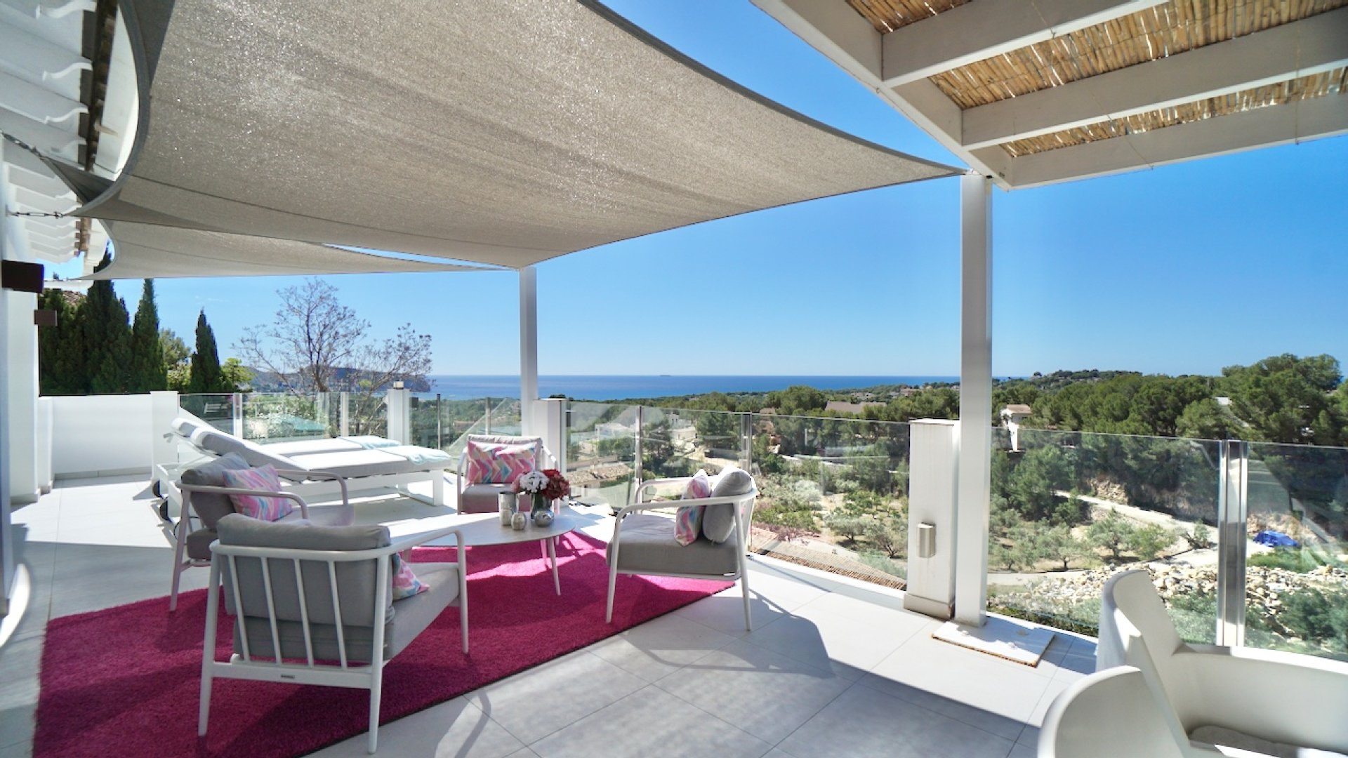 Resale - Villa -
Moraira - Benimeit