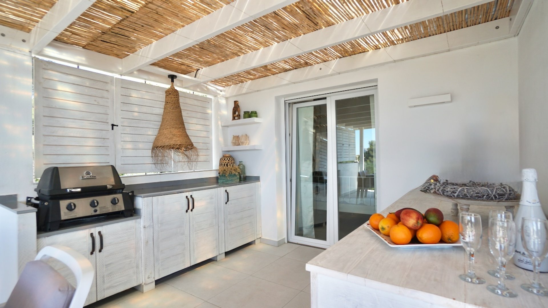Resale - Villa -
Moraira - Benimeit