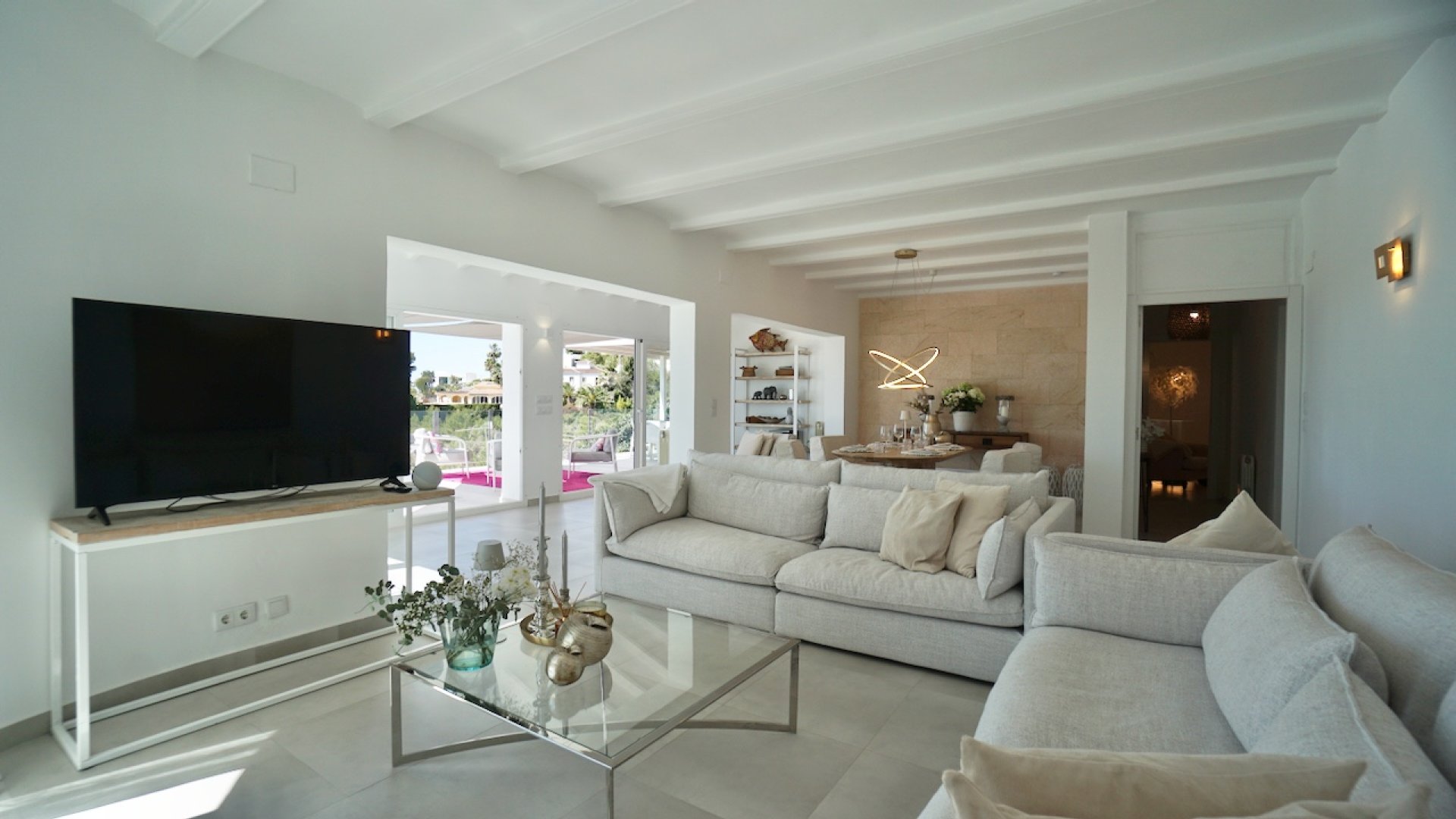 Resale - Villa -
Moraira - Benimeit
