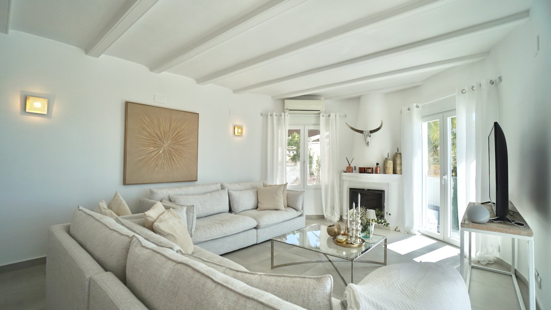Resale - Villa -
Moraira - Benimeit