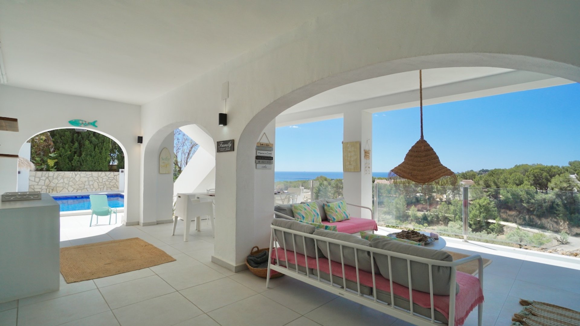 Resale - Villa -
Moraira - Benimeit