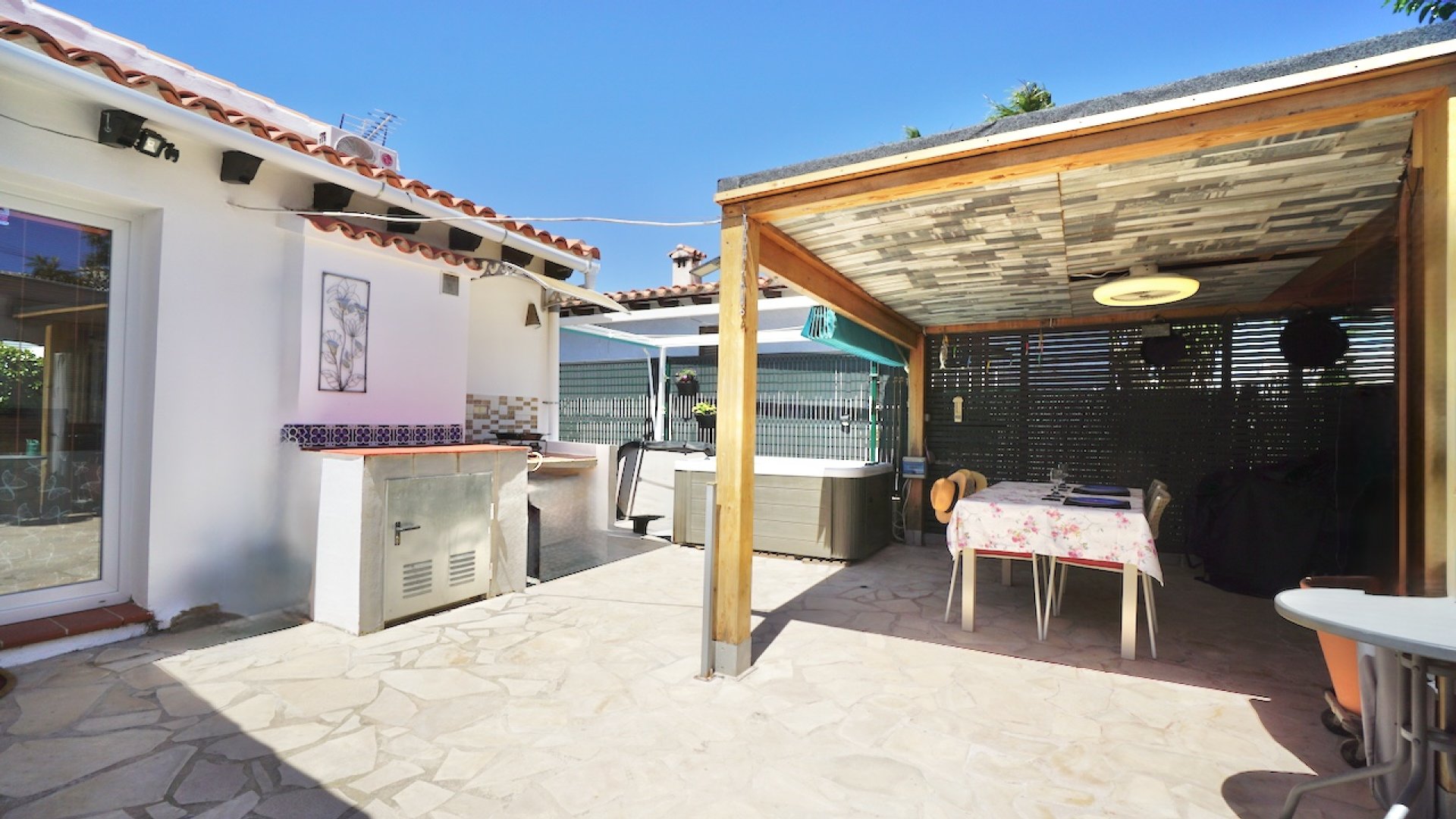 Resale - Villa -
Moraira - La Sabatera