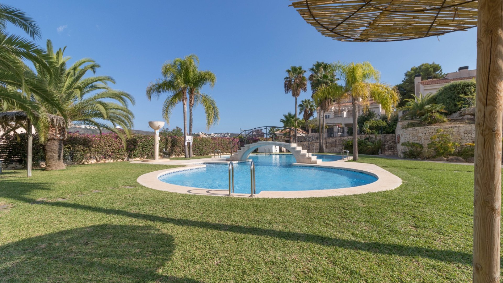 Resale - Villa -
Moraira - Sabatera
