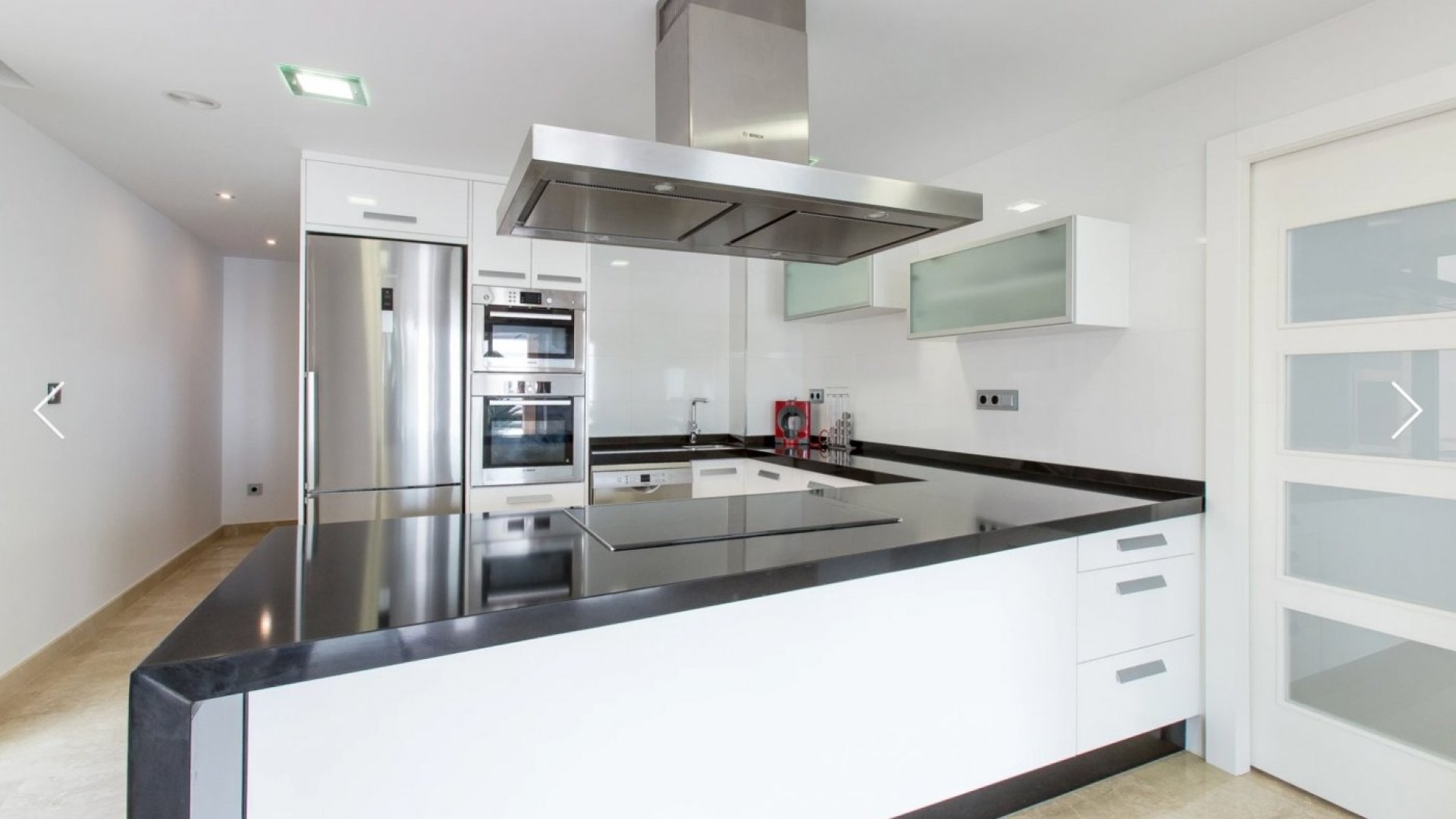 Resale - Villa -
Moraira