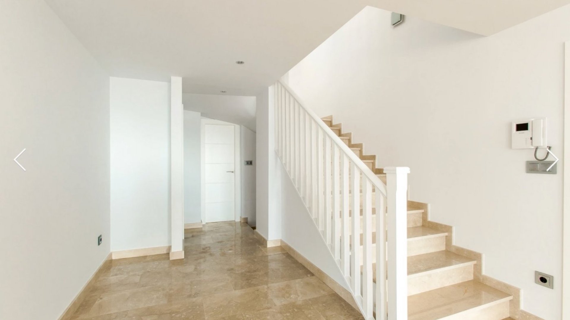 Resale - Villa -
Moraira