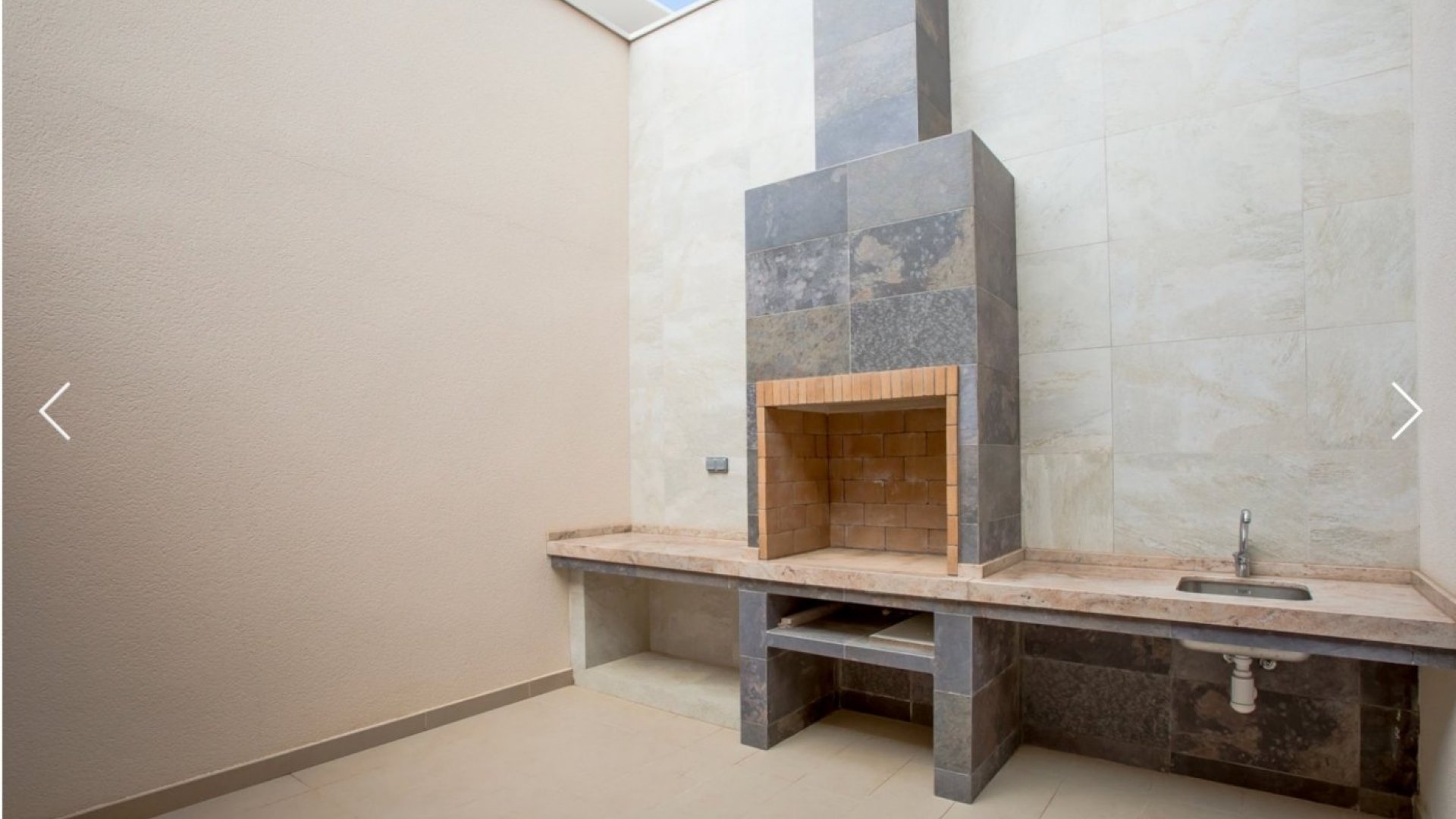 Resale - Villa -
Moraira