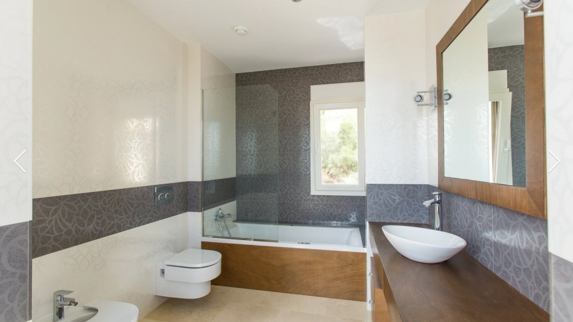 Resale - Villa -
Moraira